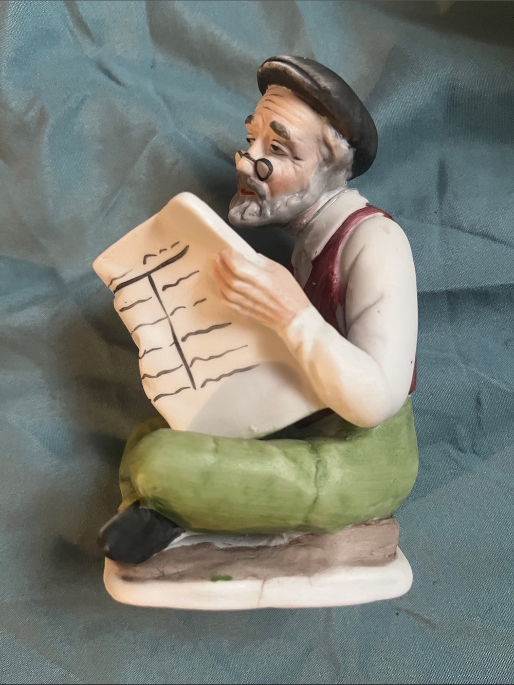 Hand-Painted Ceramic Figurine in Beige, Brown and Black - Vintage Style